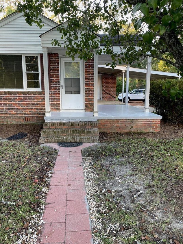 Foto principal - 1523 E Pinetree Blvd