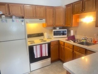 Foto del edificio - 11255 S Roberts Rd