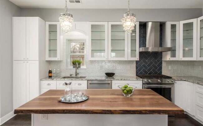Foto del edificio - COMING SOON- Luxury Home in Berkeley/Regis...