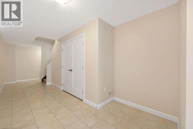 Photo du bâtiment - 1169 Garner Rd E