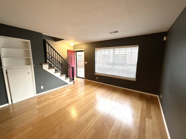 Foto del edificio - 2418 E 59th Ct