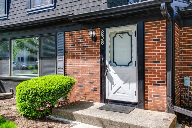 Foto del edificio - 838 Inverrary Ln