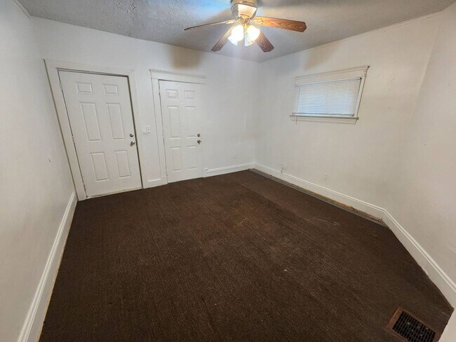 Foto del edificio - 536 E 117th St