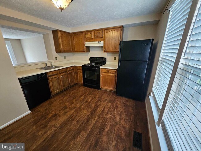 Foto del edificio - 104 Township Ct
