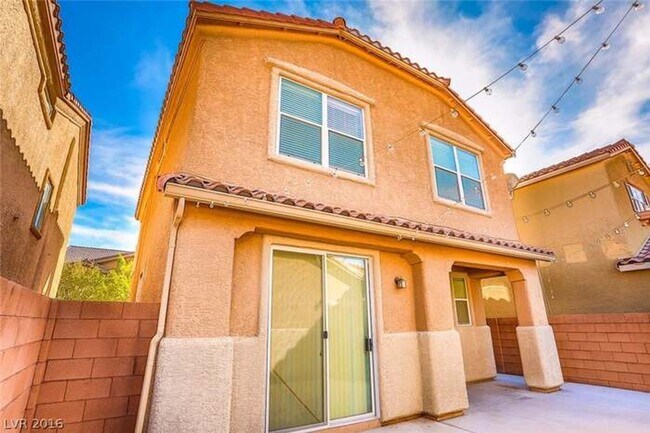 Building Photo - Southwest Three Bedroom Home!!!