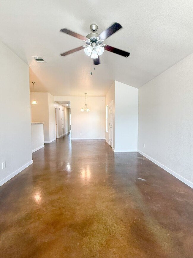 Building Photo - 1718 Indian Trail