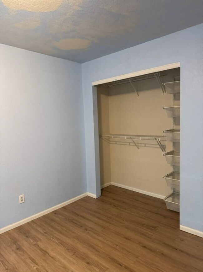 Foto del edificio - Beautiful 4 Bedroom Home Available in Thornton