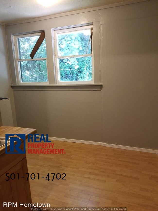 Building Photo - Studio, 1 bath House - 640 Park Ave. Unit B