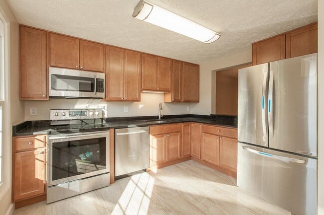 Building Photo - 2911 Bridgehampton Ct