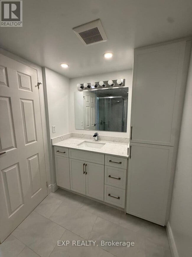 Building Photo - 2760 Carousel Crescent