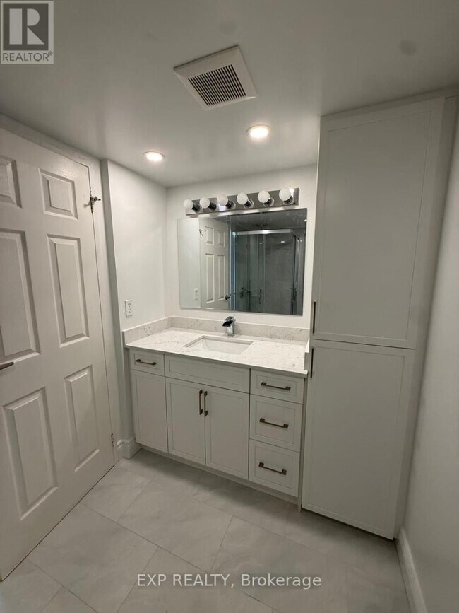 Photo du bâtiment - 2760 Carousel Crescent