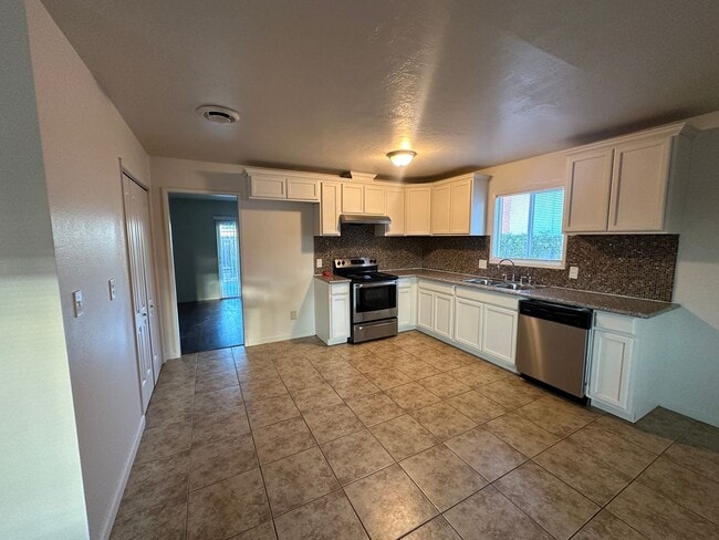 Foto del edificio - Update Kitchen