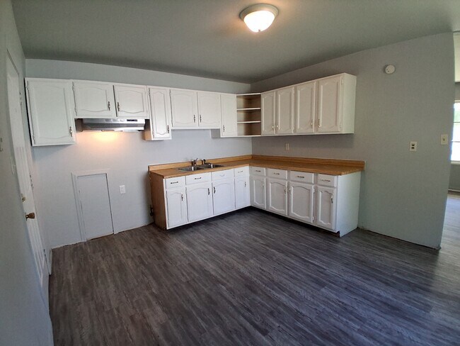 Building Photo - 1505 Fairwood St