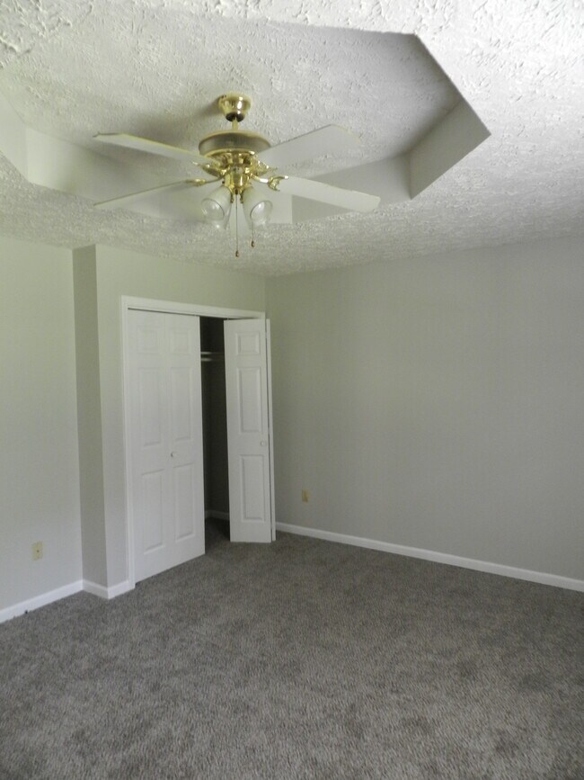 Building Photo - 26160 Rambling Ln