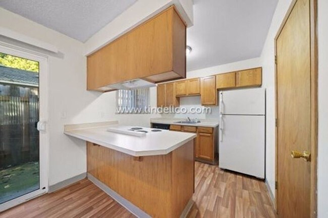 Foto del edificio - 19849 NE Halsey St