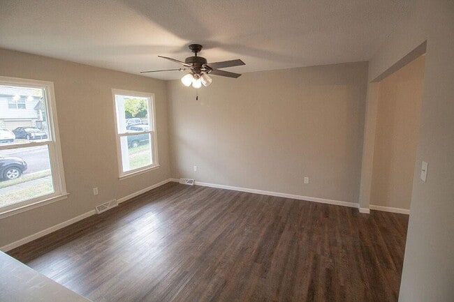 Building Photo - 1909 Newton Dr