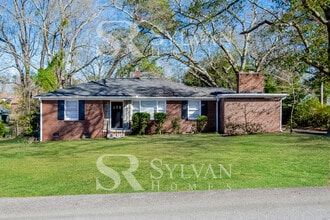 Building Photo - 1108 Seminole Dr