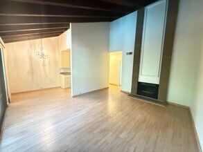 Building Photo - 2203 Woodside Ln