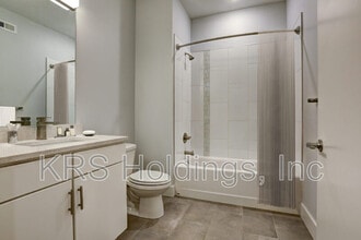 Building Photo - 805 W Cary St