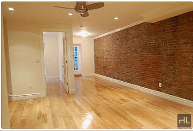 Foto del edificio - W 14TH ST.