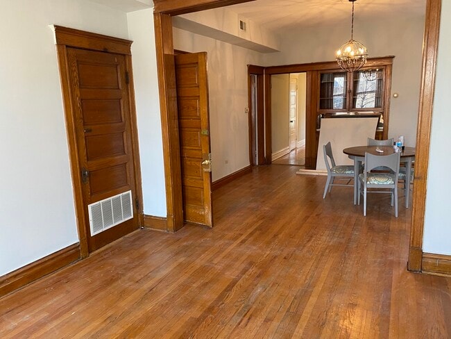 Building Photo - 3727 N Bosworth Ave