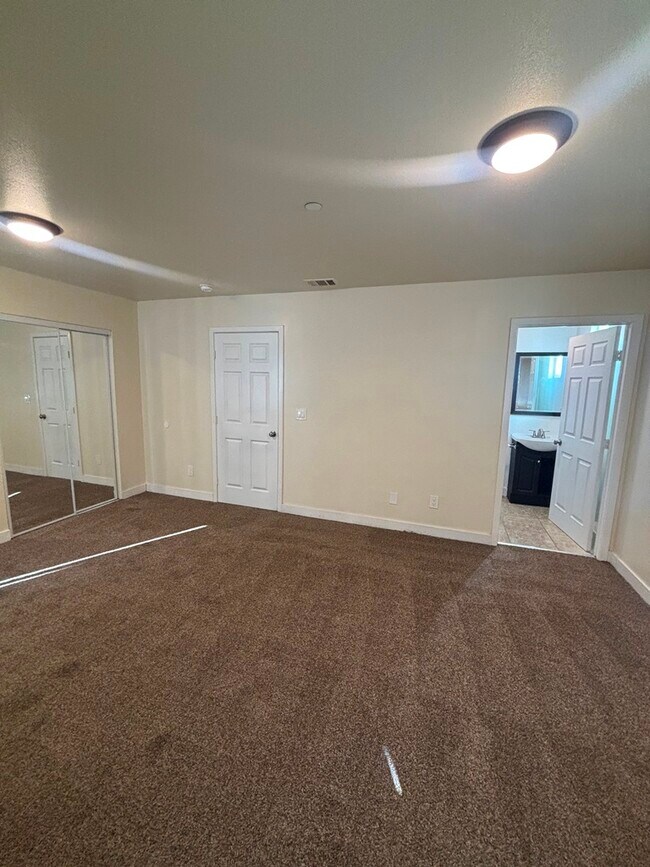 Building Photo - 134 W 84th St