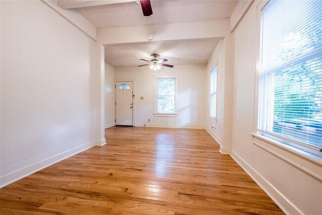 Foto del edificio - 4507 Avenue F