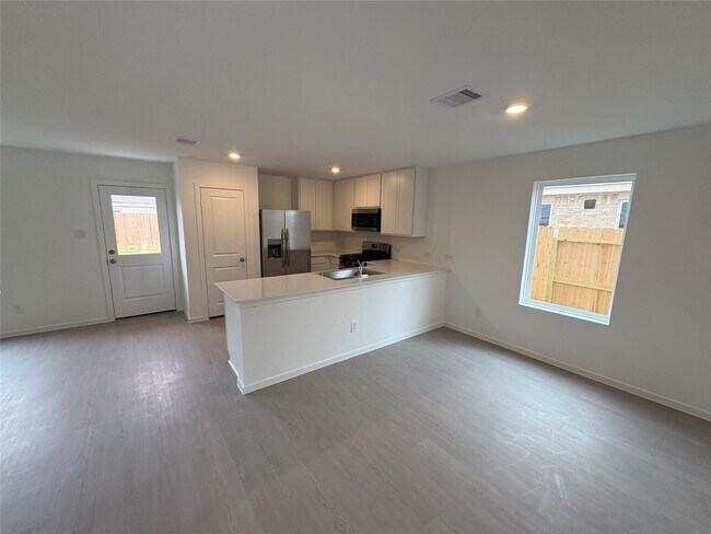 Building Photo - 9006 Cape Birdland Dr