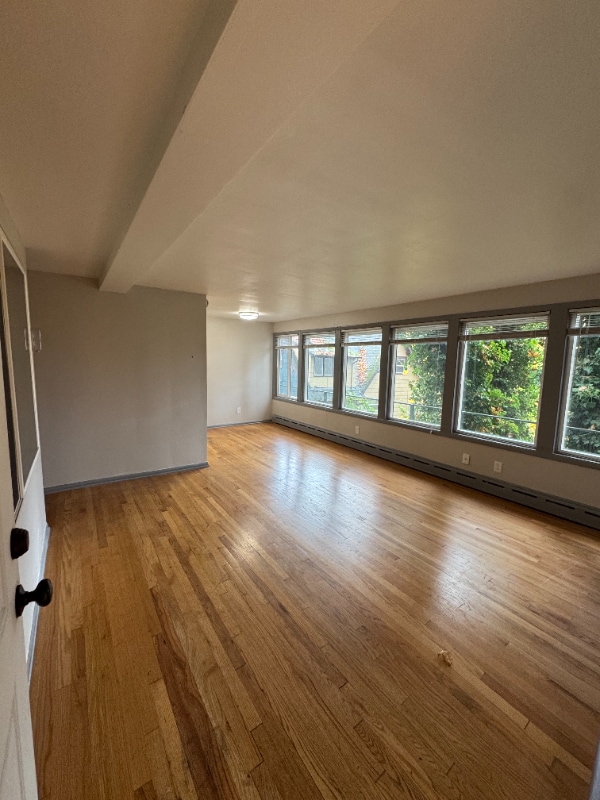 Photo - 4746.5 22nd Ave NE (Seattle, WA)