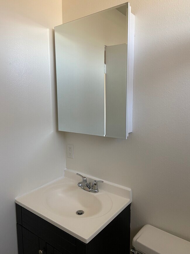 Foto del edificio - 915 Pepper St