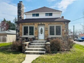 Building Photo - 42129 N 2nd Ave