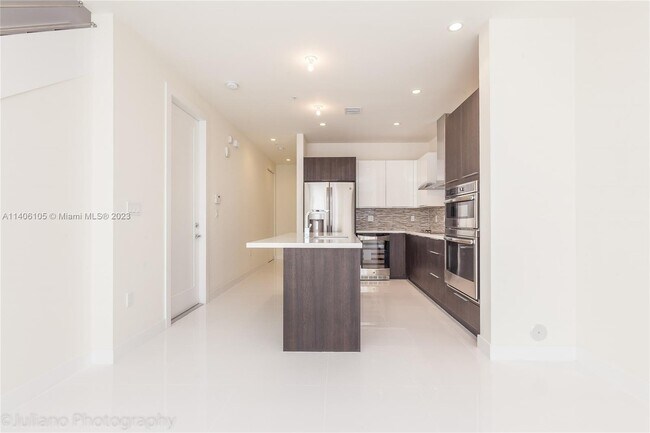 Foto del edificio - 10225 NW 63rd Terrace