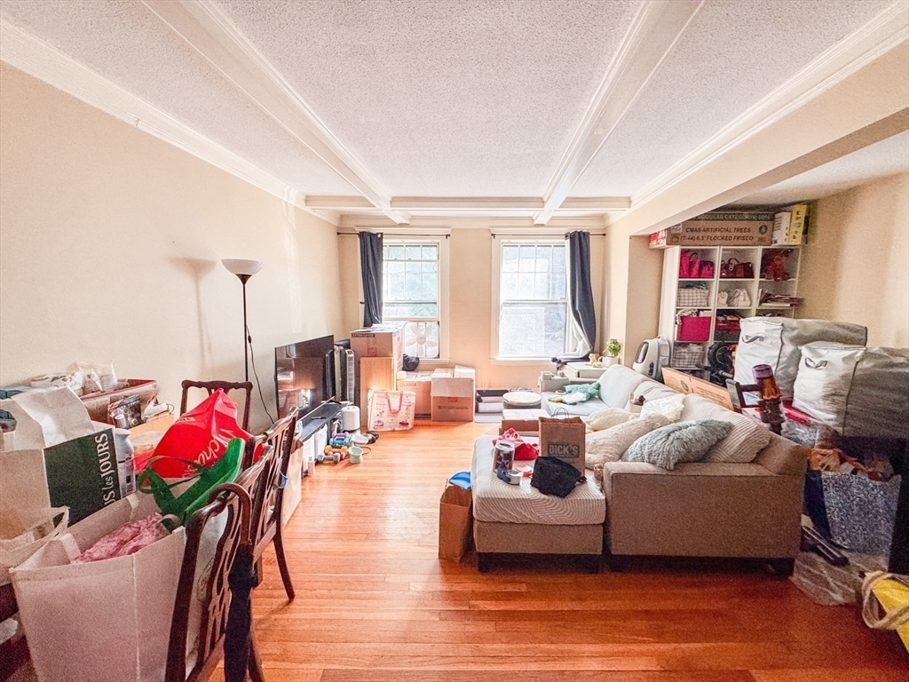 Primary Photo - 30 Kinross Rd