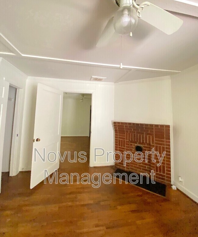 Foto del edificio - 122 Mandeville Ave