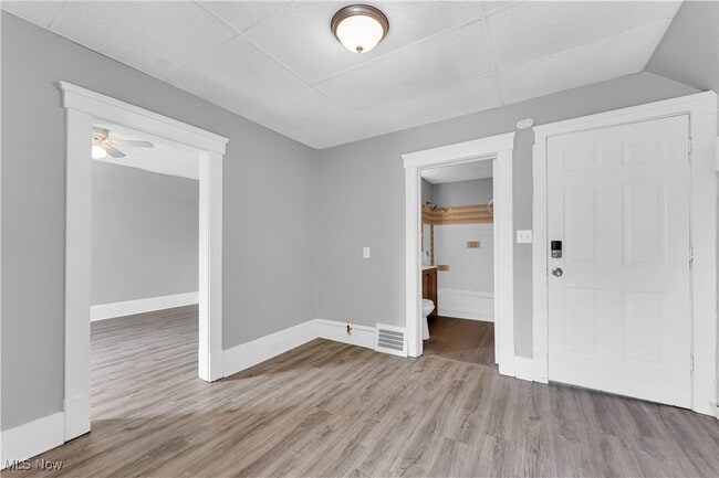 Building Photo - 13437 Kirton Ave
