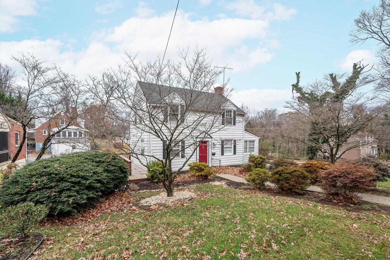 Foto principal - 4301 Tremont St