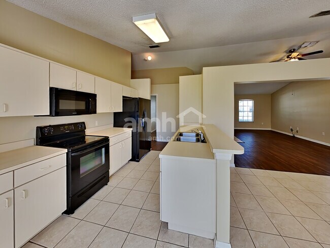 Foto del edificio - 5611 Brookdale Way