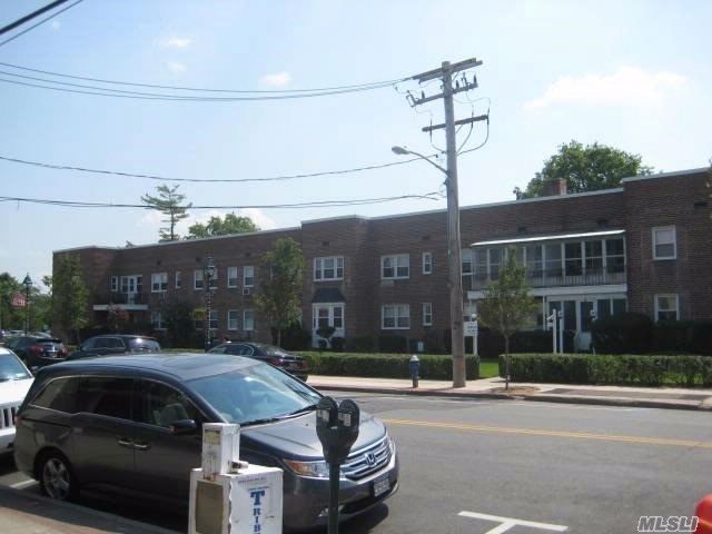 Foto principal - 549 Central Ave