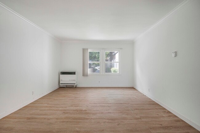 Building Photo - 8808 Belford Ave