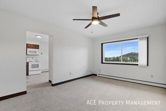 Building Photo - 717 Dakota Dr