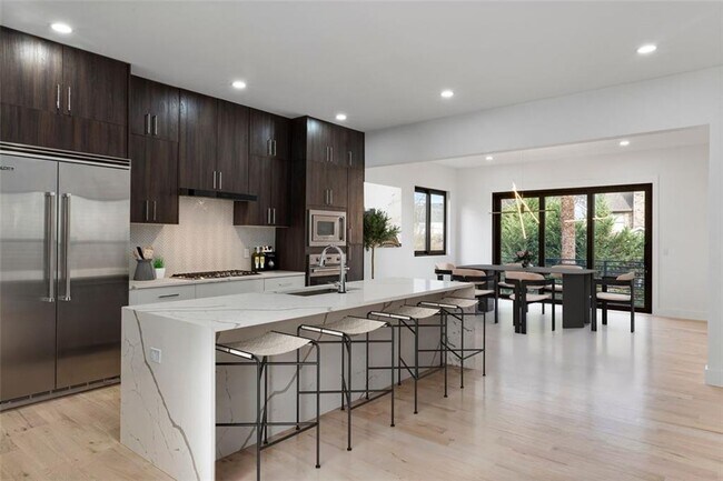 Foto del edificio - 2374 Logan Cir NE