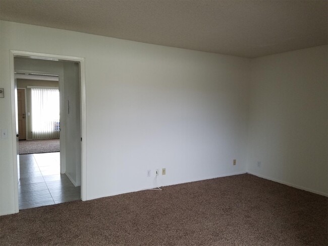 Building Photo - 723 Ocean View Dr