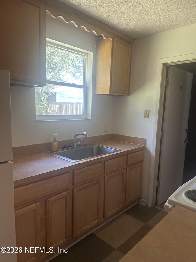 Building Photo - 8255 Cheryl Ann Ln