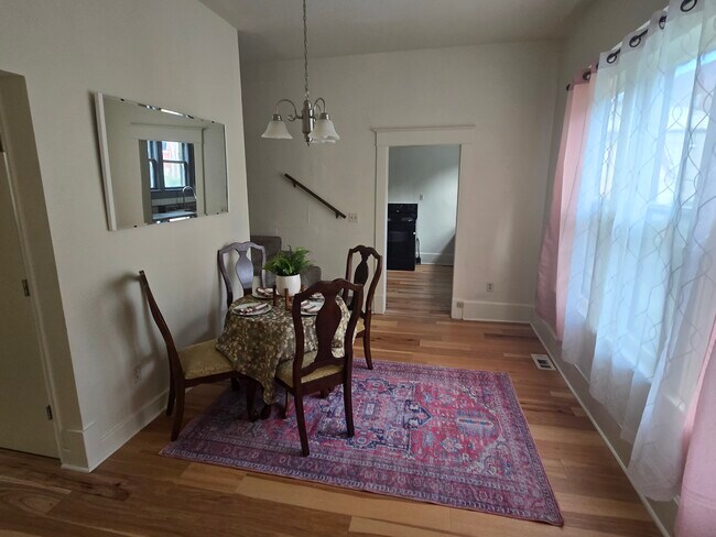 Foto del edificio - 1717 S Moffet Ave