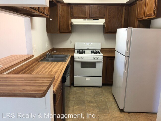 Building Photo - 21059 Santa Barbara Dr