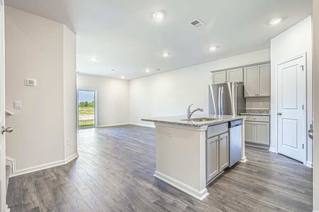 Foto del edificio - 3520 Bells Lk Cir