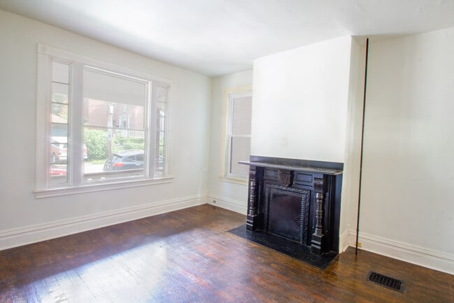 Building Photo - 707 Pitt St