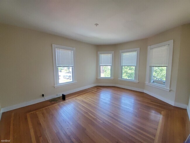 Foto del edificio - 2 br, 1 bath  - 213 Alden Ave Apt 2D Apt 2D
