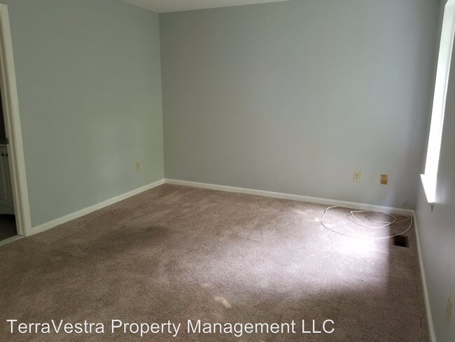Building Photo - 2 br, 2.5 bath House - 3301 Tall Pines