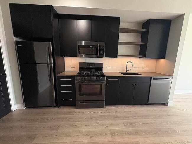 Foto del edificio - 941 W Belmont Ave